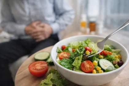 Can eating salad make diverticulitis symptoms worse